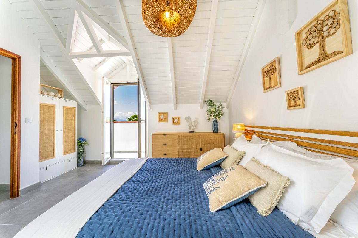 21.A louer villa avec piscine et Terre de haut Les Saintes- Villa Topaze